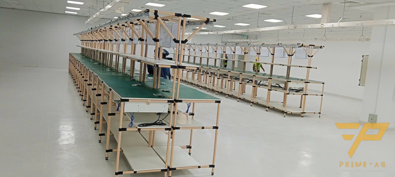 Dãy kệ ống thép bọc nhựa tại nhà máy