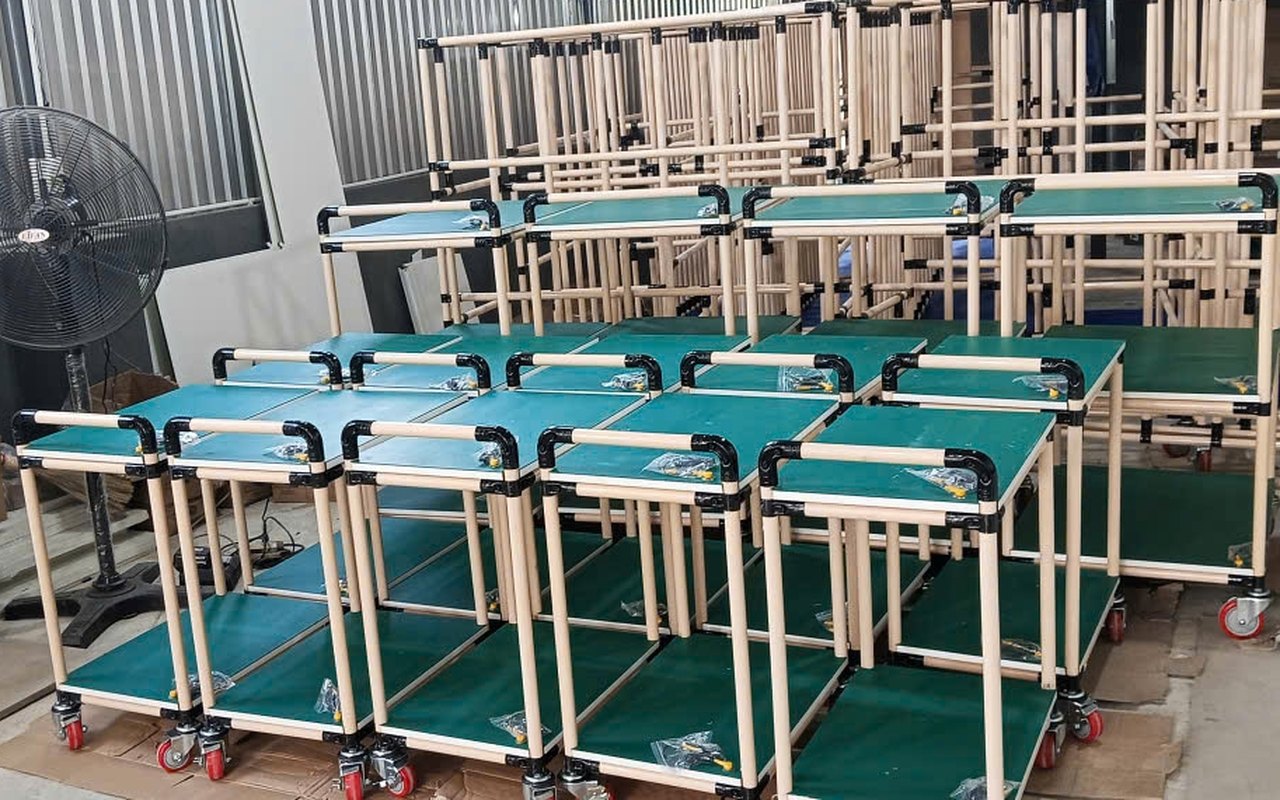 Lô xe đẩy ống thép bọc nhựa mặt ESD